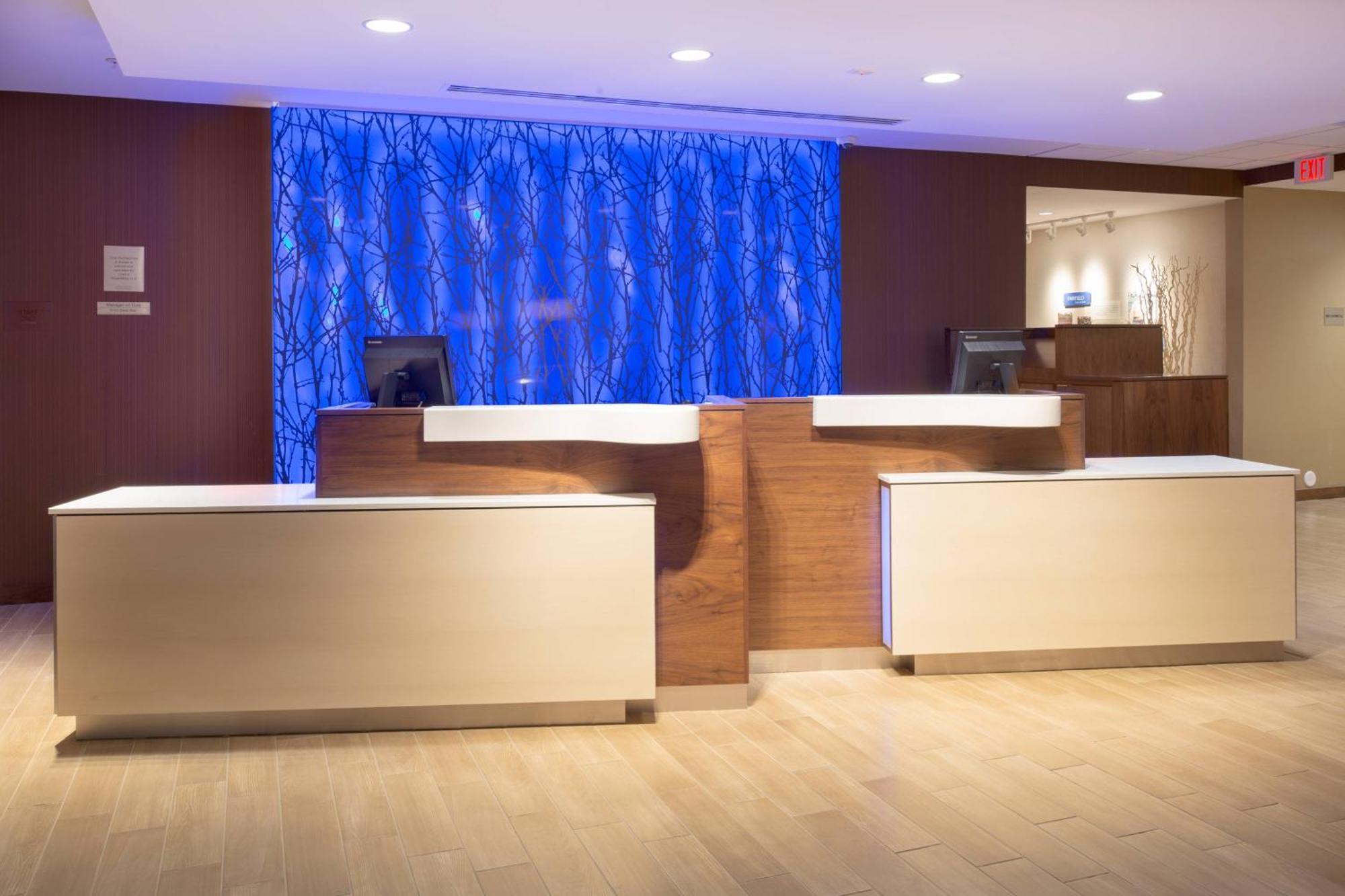 Fairfield Inn & Suites By Marriott Burlington Exterior photo